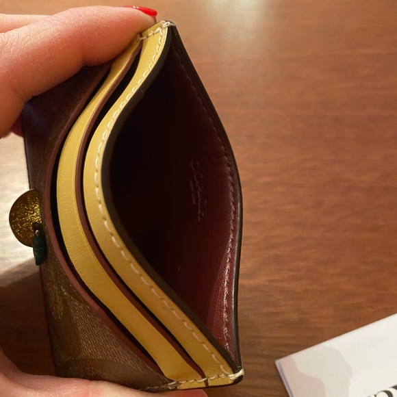 💯 Authentic Coach Lemon Wallet Id/credit Card Holder - Picture 5 of 7